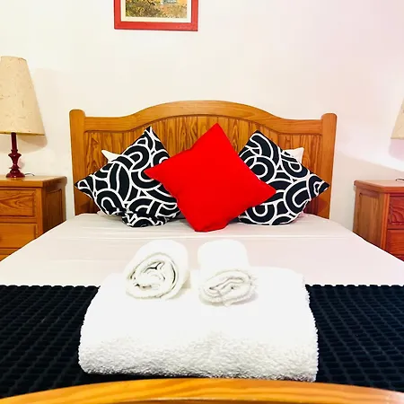 Point Da Oura شقة